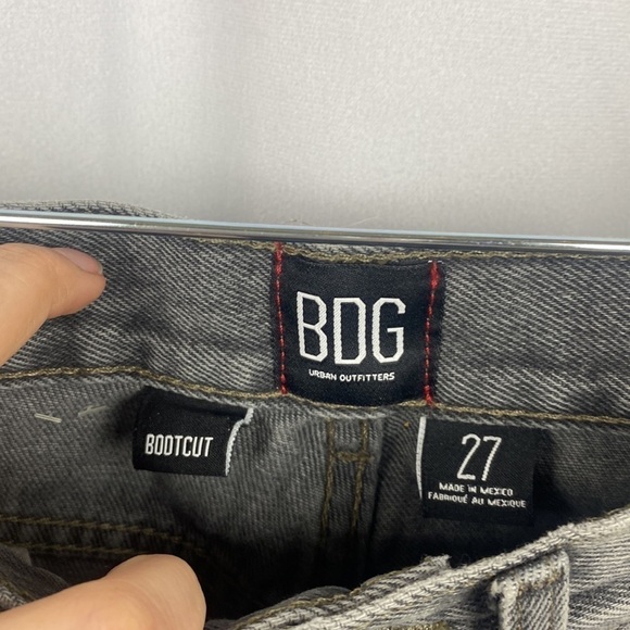 BDG Mid-Rise Bootcut Jean – Destroyed Grey Denim - Size 27 - Picture 7 of 16